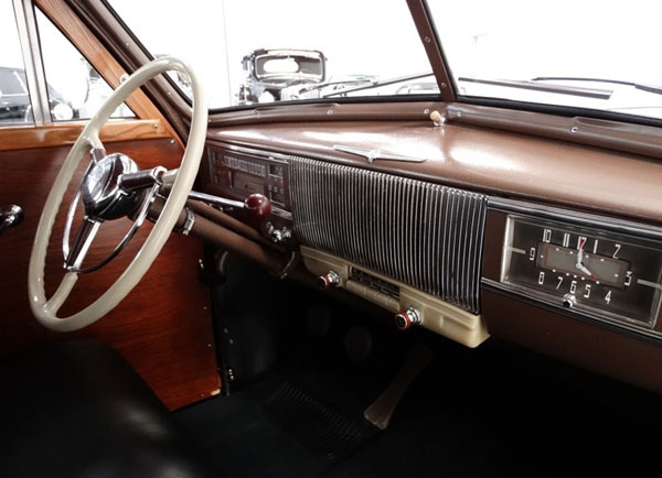 1940 Oldsmobile Serie 70 Woodie Dashboard