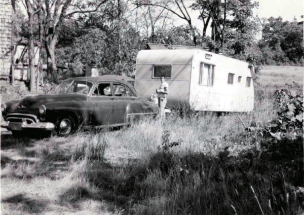 1949 Oldsmobile with trailer